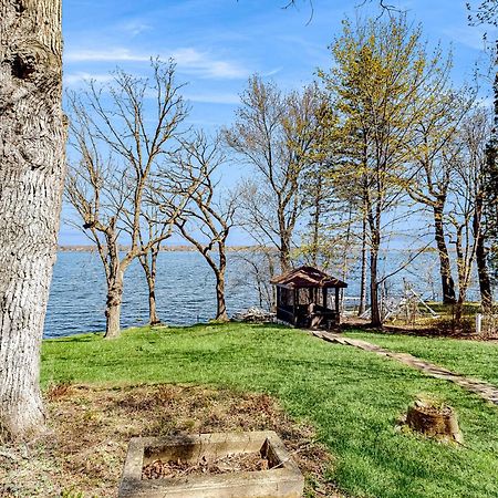 Antique Lake Front Getaway- The Lake House Villa Ripon Bagian luar foto